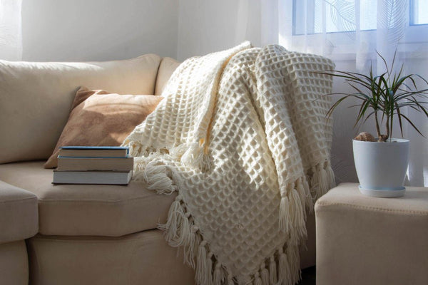 What Makes the Best Couch Blanket? A Complete Material Guide
