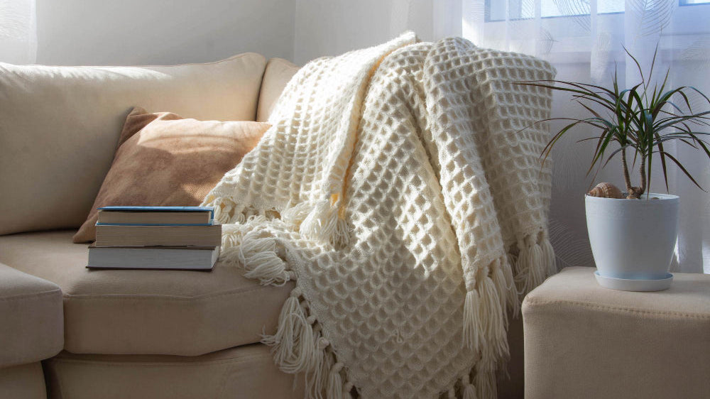 What Makes the Best Couch Blanket? A Complete Material Guide