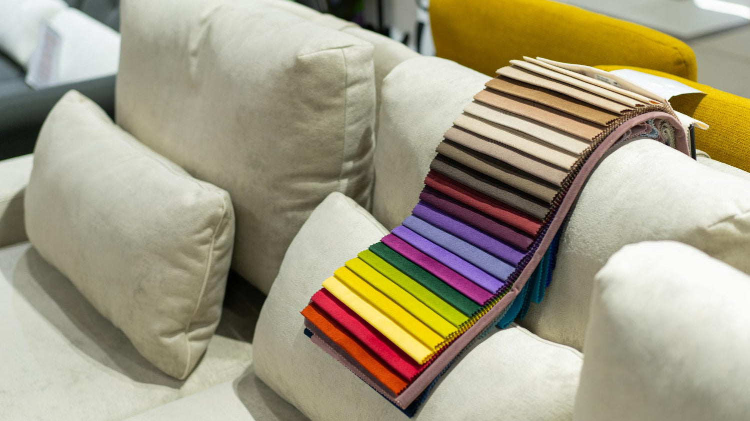 Leather vs Fabric Sofa: How to Choose the Right One for Your Home